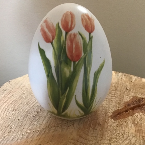 Ceramic  Easter Egg Tulip Motif - Picture 1 of 1